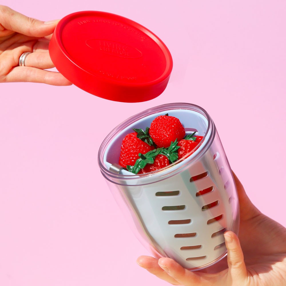 KEEPER POT with strawberries, lid in hand